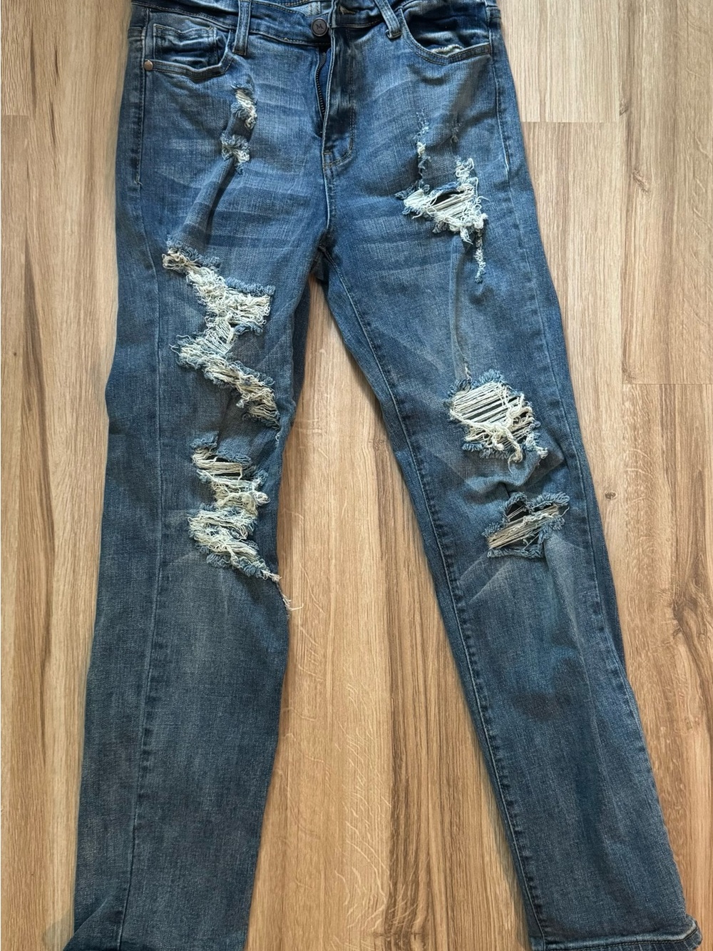 Magnolia Distressed Medium Blue Skinny Jeans